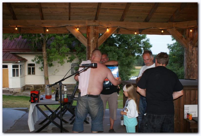 802x537 pixels (67K)